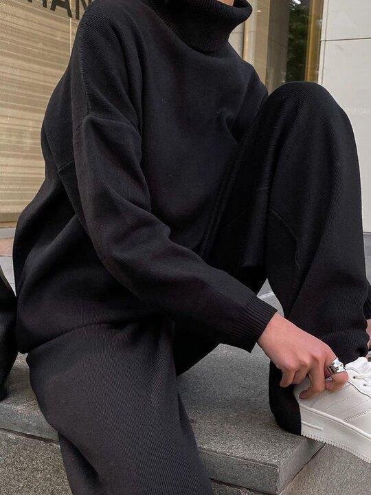 Veron Knitted Casual Suit